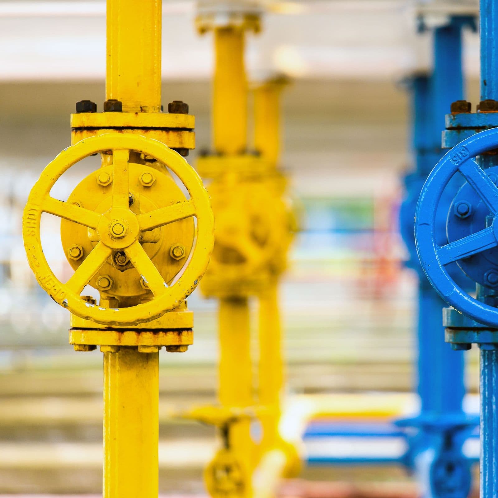 Válvulas de gas en una instalación industrial